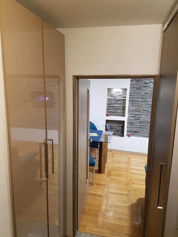 Woodstone Apartment Πλοέστι Εξωτερικό φωτογραφία