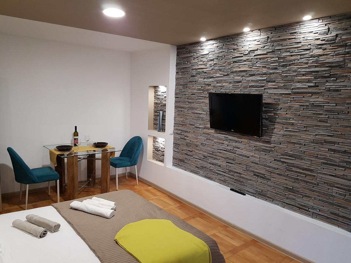 Woodstone Apartment Πλοέστι Εξωτερικό φωτογραφία