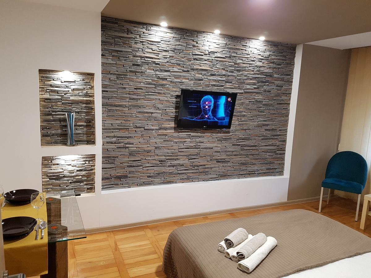 Woodstone Apartment Πλοέστι Εξωτερικό φωτογραφία
