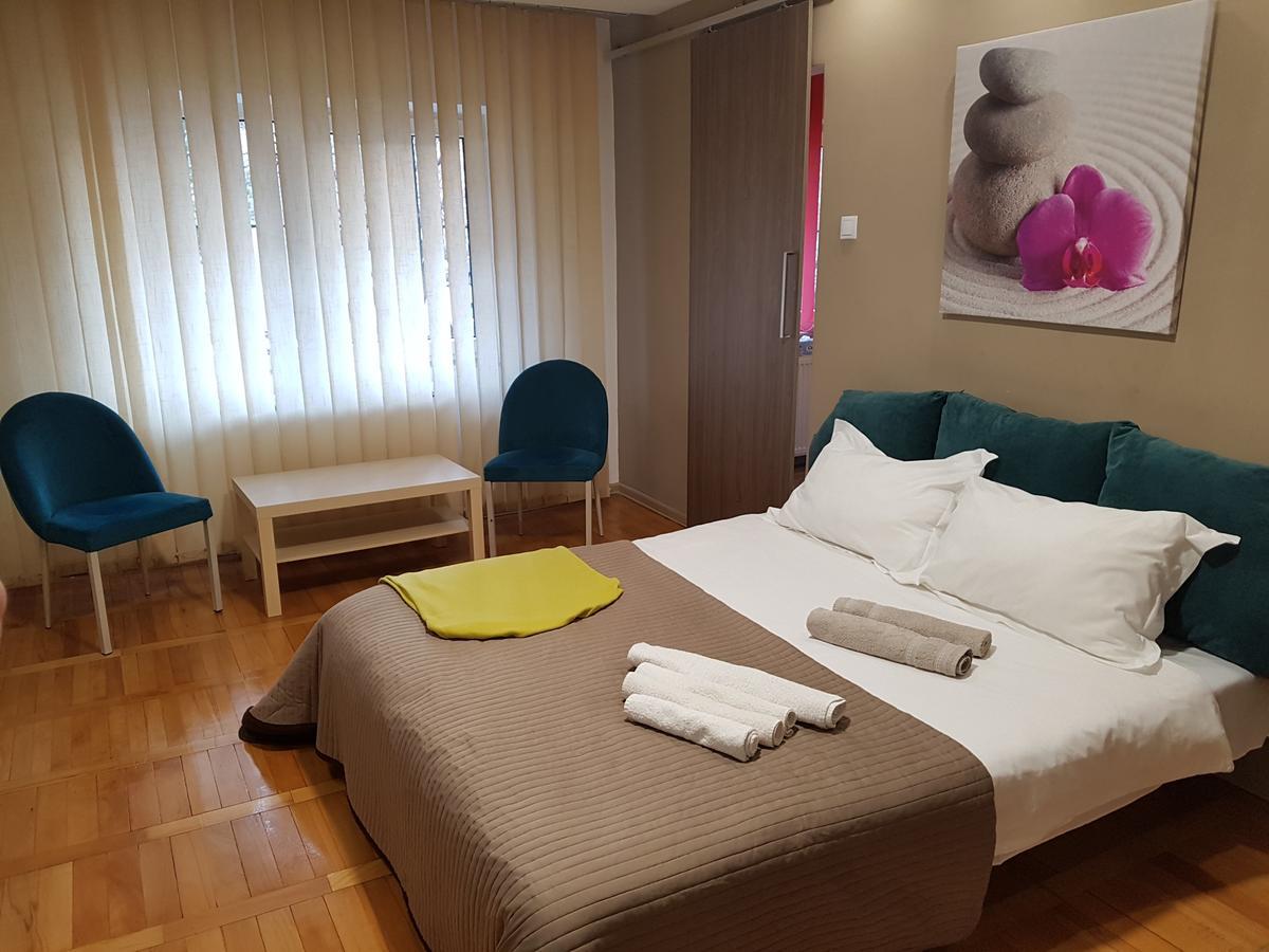 Woodstone Apartment Πλοέστι Εξωτερικό φωτογραφία